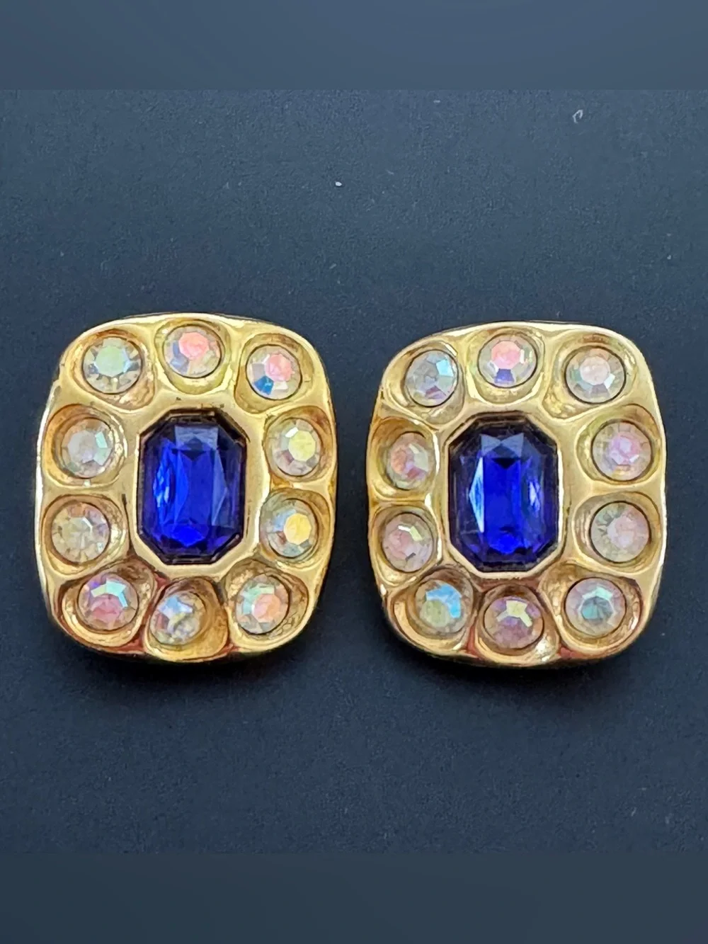 N/A elegant gold